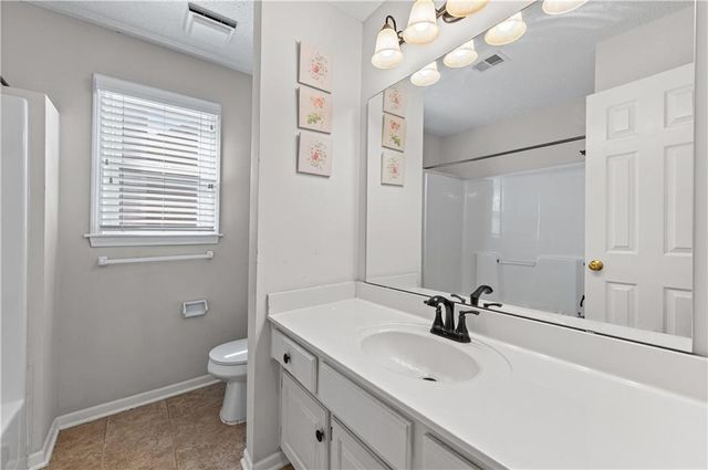 9407 N Tracy Avenue, Kansas City, MO 64155