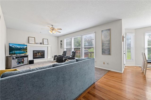 9407 N Tracy Avenue, Kansas City, MO 64155