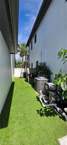 4971 Whispering Way 4971, Fort Lauderdale, FL 33312