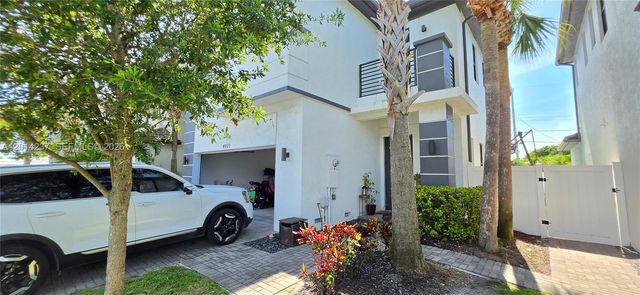 4971 Whispering Way 4971, Fort Lauderdale, FL 33312