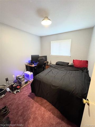 25888 Carl Street, Roseville, MI 48066