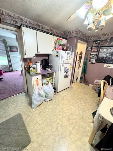 25888 Carl Street, Roseville, MI 48066