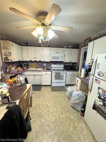 25888 Carl Street, Roseville, MI 48066