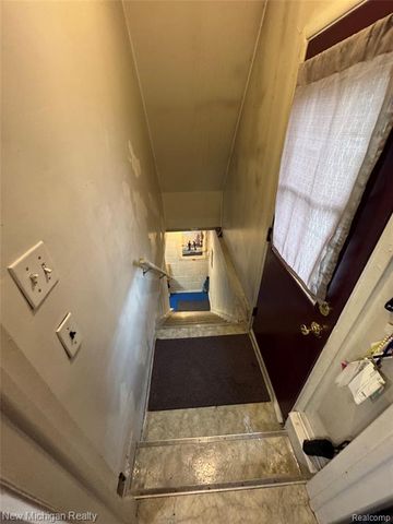 25888 Carl Street, Roseville, MI 48066