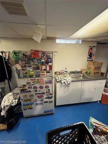 25888 Carl Street, Roseville, MI 48066