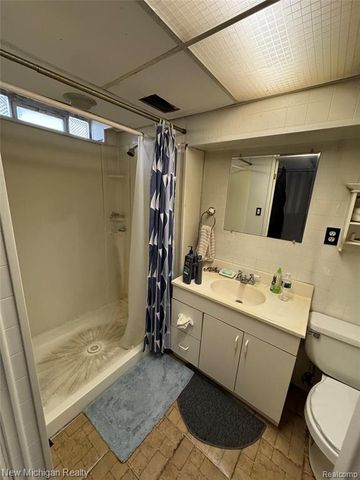 25888 Carl Street, Roseville, MI 48066