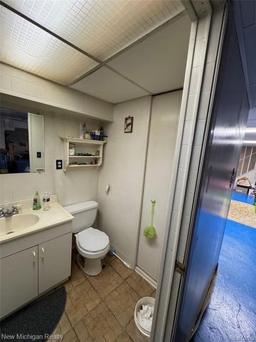 25888 Carl Street, Roseville, MI 48066