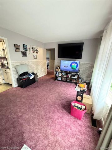 25888 Carl Street, Roseville, MI 48066