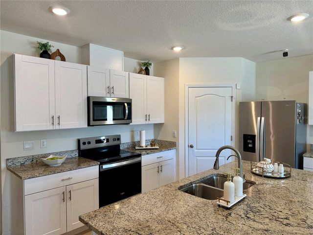 438 CONWAY AVENUE, St Cloud, FL 34771