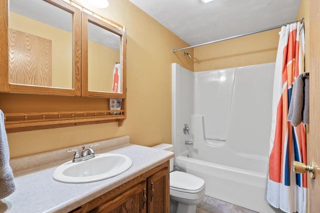 2121 Adelia AVENUE, Delavan, WI 53115