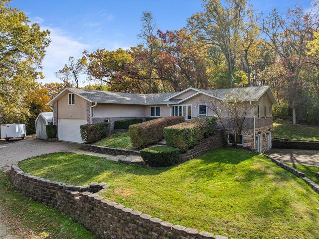 2121 Adelia AVENUE, Delavan, WI 53115