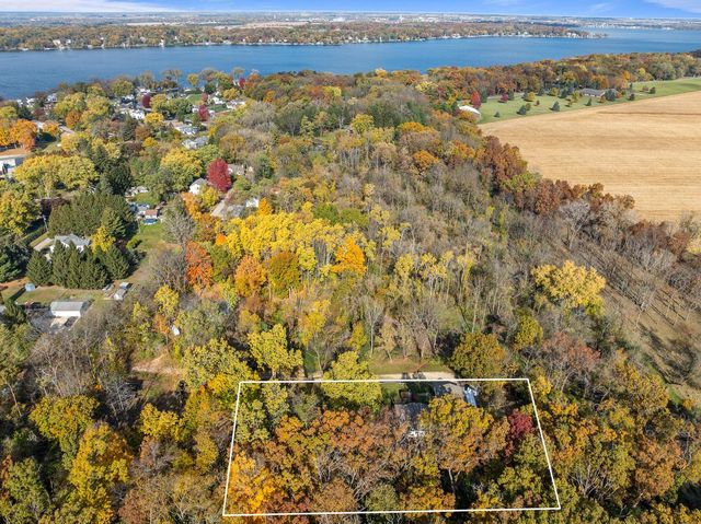 2121 Adelia AVENUE, Delavan, WI 53115