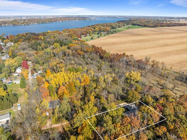 2121 Adelia AVENUE, Delavan, WI 53115