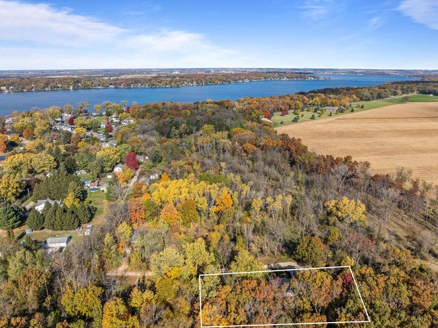 2121 Adelia AVENUE, Delavan, WI 53115