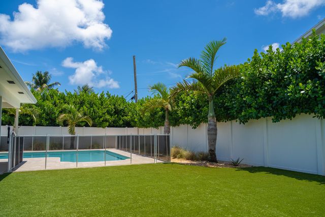 1058 NW 6th Drive, Boca Raton, FL 33486