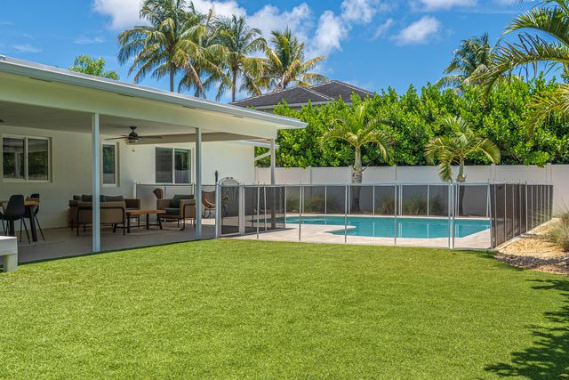 1058 NW 6th Drive, Boca Raton, FL 33486