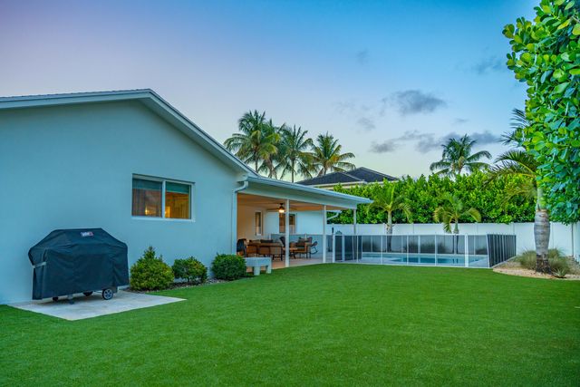 1058 NW 6th Drive, Boca Raton, FL 33486