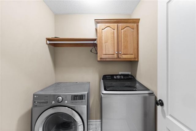 1501 Johnston Drive, Raymore, MO 64083
