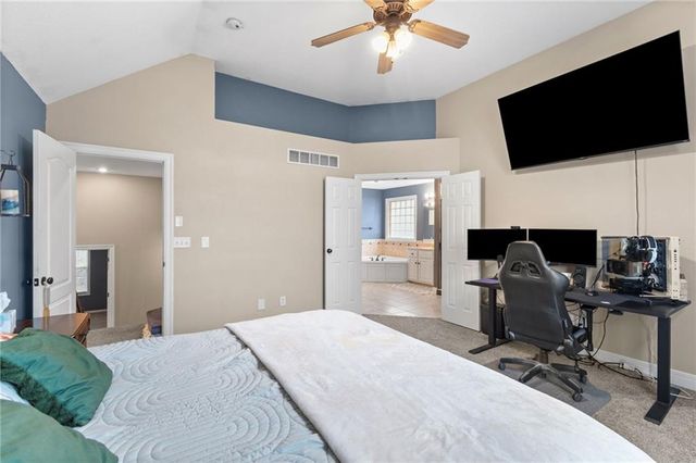 1501 Johnston Drive, Raymore, MO 64083