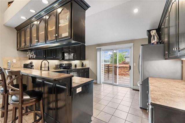 1501 Johnston Drive, Raymore, MO 64083