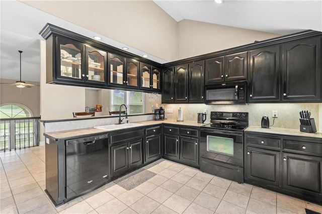 1501 Johnston Drive, Raymore, MO 64083