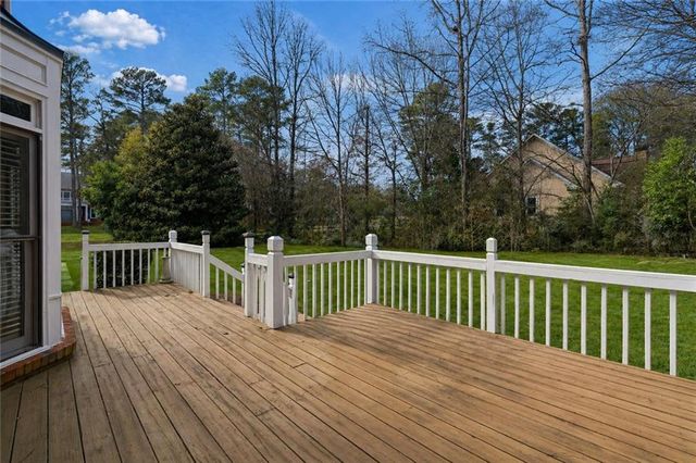 1700 Canterbury Pointe SE, Conyers, GA 30013