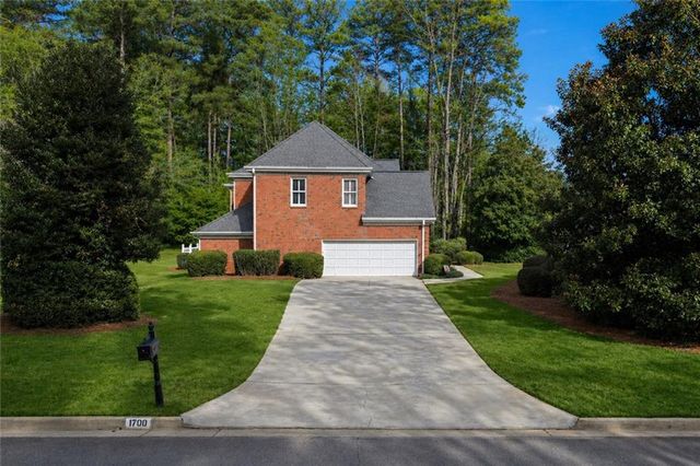 1700 Canterbury Pointe SE, Conyers, GA 30013