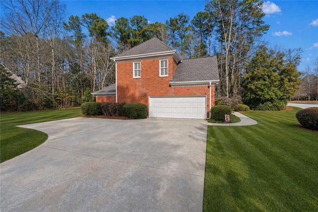 1700 Canterbury Pointe SE, Conyers, GA 30013