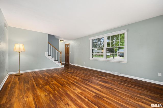 433 E FERNWOOD Street, Morton, IL 61550
