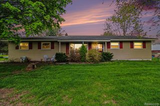 193 McCatty Drive, White Lake Charter Township, MI 48386