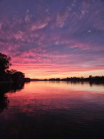 2563 Hardin Bottom River Rd, Clifton, TN 38425