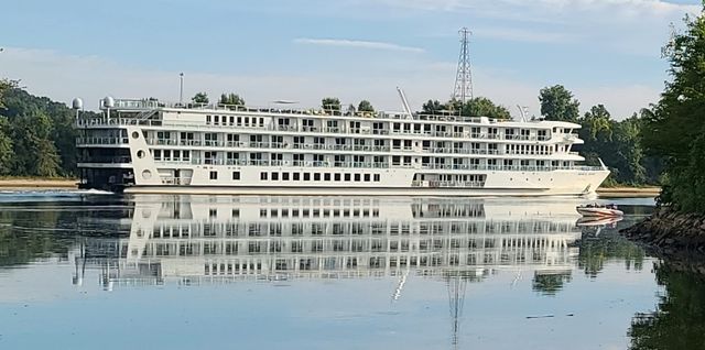 2563 Hardin Bottom River Rd, Clifton, TN 38425