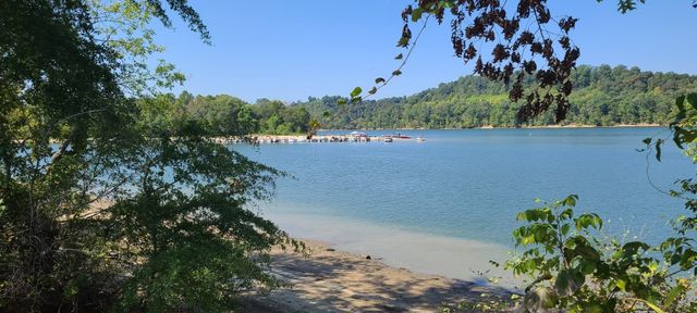 2563 Hardin Bottom River Rd, Clifton, TN 38425