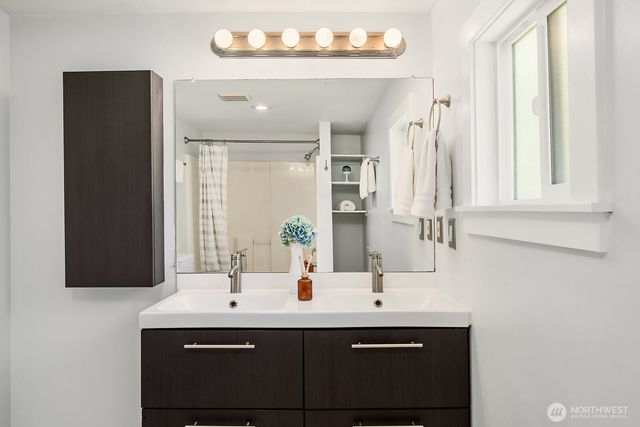 2434 S Irving Street, Seattle, WA 98144