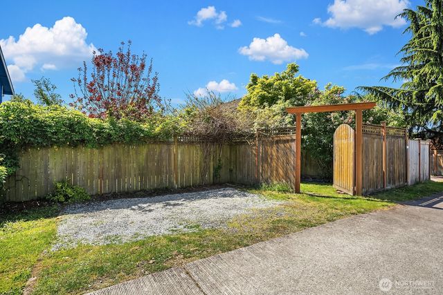 2434 S Irving Street, Seattle, WA 98144