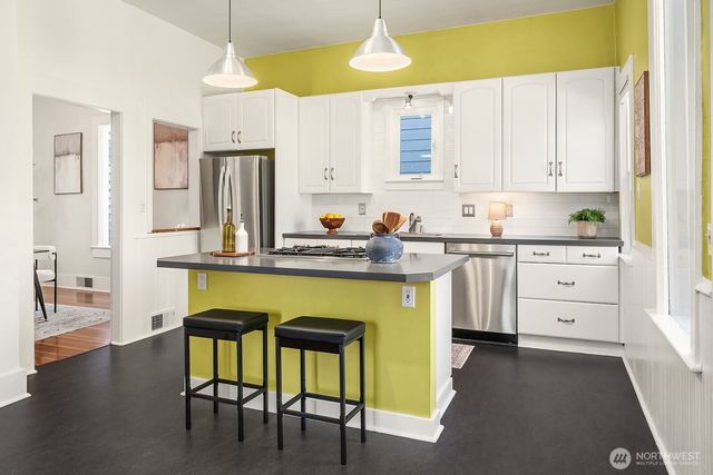 2434 S Irving Street, Seattle, WA 98144