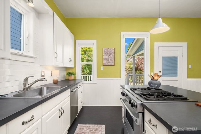 2434 S Irving Street, Seattle, WA 98144