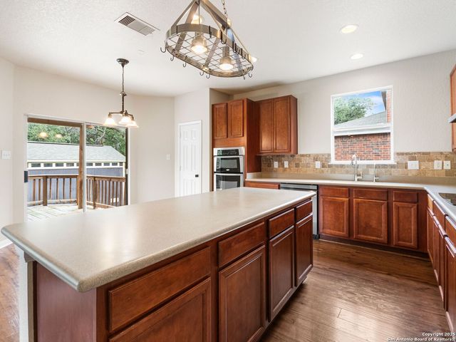 8019 Jalane Oaks, San Antonio, TX 78255