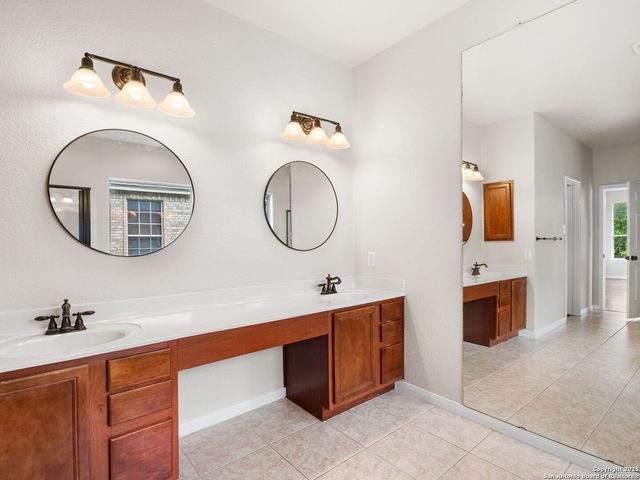 8019 Jalane Oaks, San Antonio, TX 78255