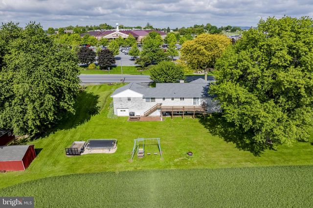 1041 SPRINGVILLE RD, East Earl, PA 17519
