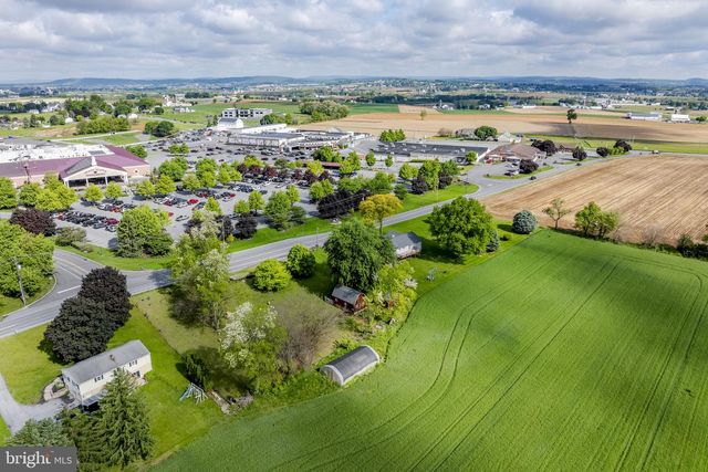 1041 SPRINGVILLE RD, East Earl, PA 17519