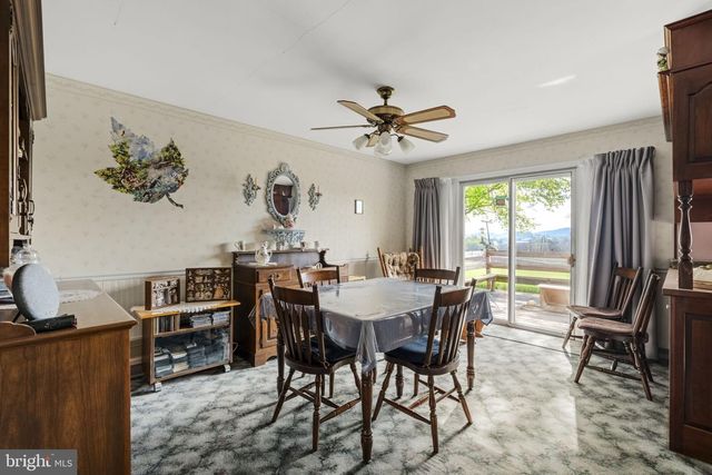 1041 SPRINGVILLE RD, East Earl, PA 17519