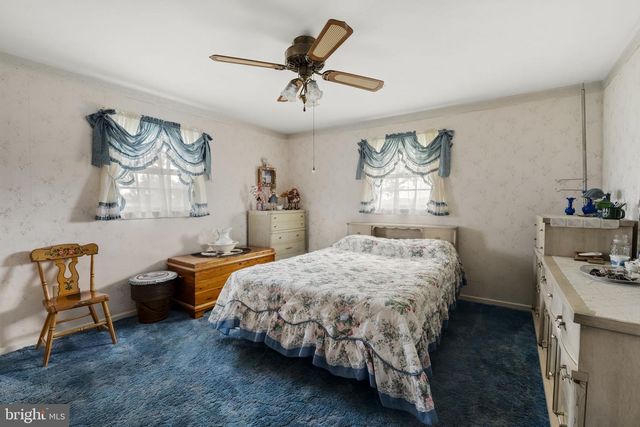 1041 SPRINGVILLE RD, East Earl, PA 17519