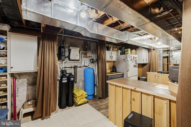 1041 SPRINGVILLE RD, East Earl, PA 17519