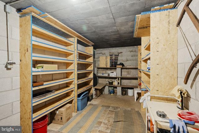 1041 SPRINGVILLE RD, East Earl, PA 17519