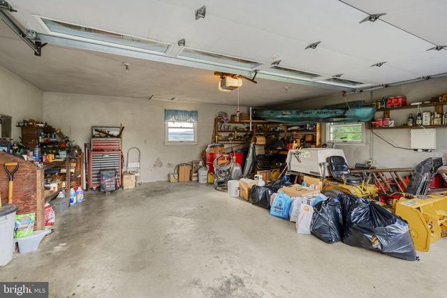 1041 SPRINGVILLE RD, East Earl, PA 17519