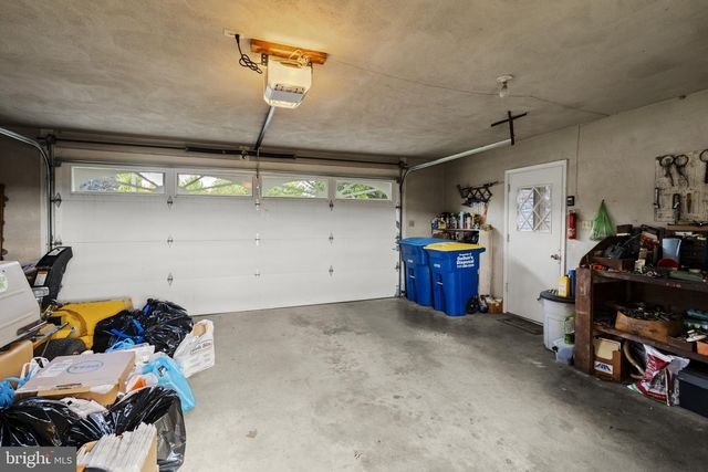 1041 SPRINGVILLE RD, East Earl, PA 17519