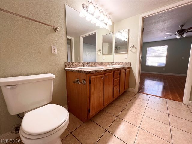 5055 West Hacienda Avenue 1202, Las Vegas, NV 89118