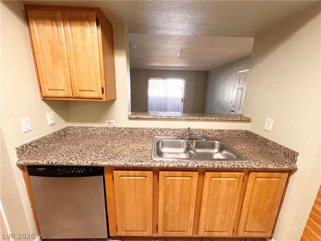 5055 West Hacienda Avenue 1202, Las Vegas, NV 89118