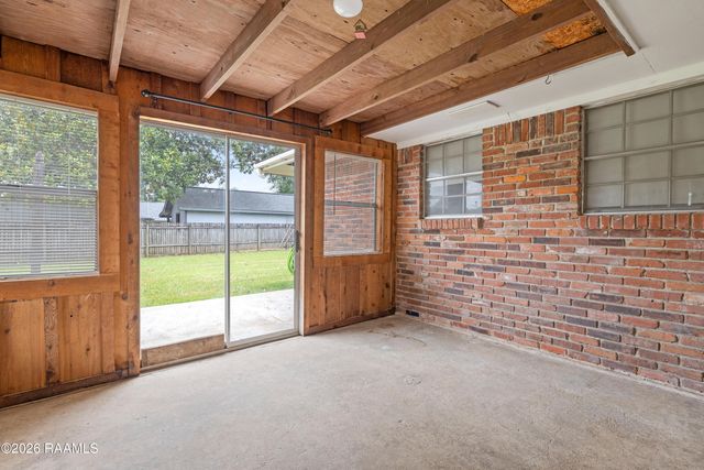 119 Gordon Crockett Drive, Lafayette, LA 70508